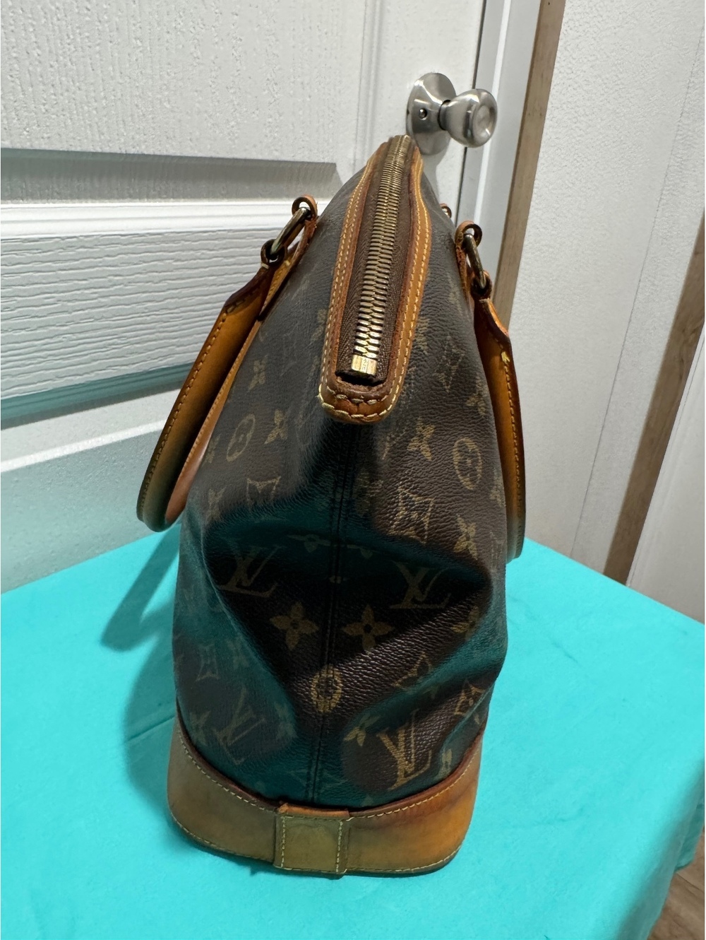 Louis Vuitton Lockit Horizontal Handbag - Picture 4 of 14